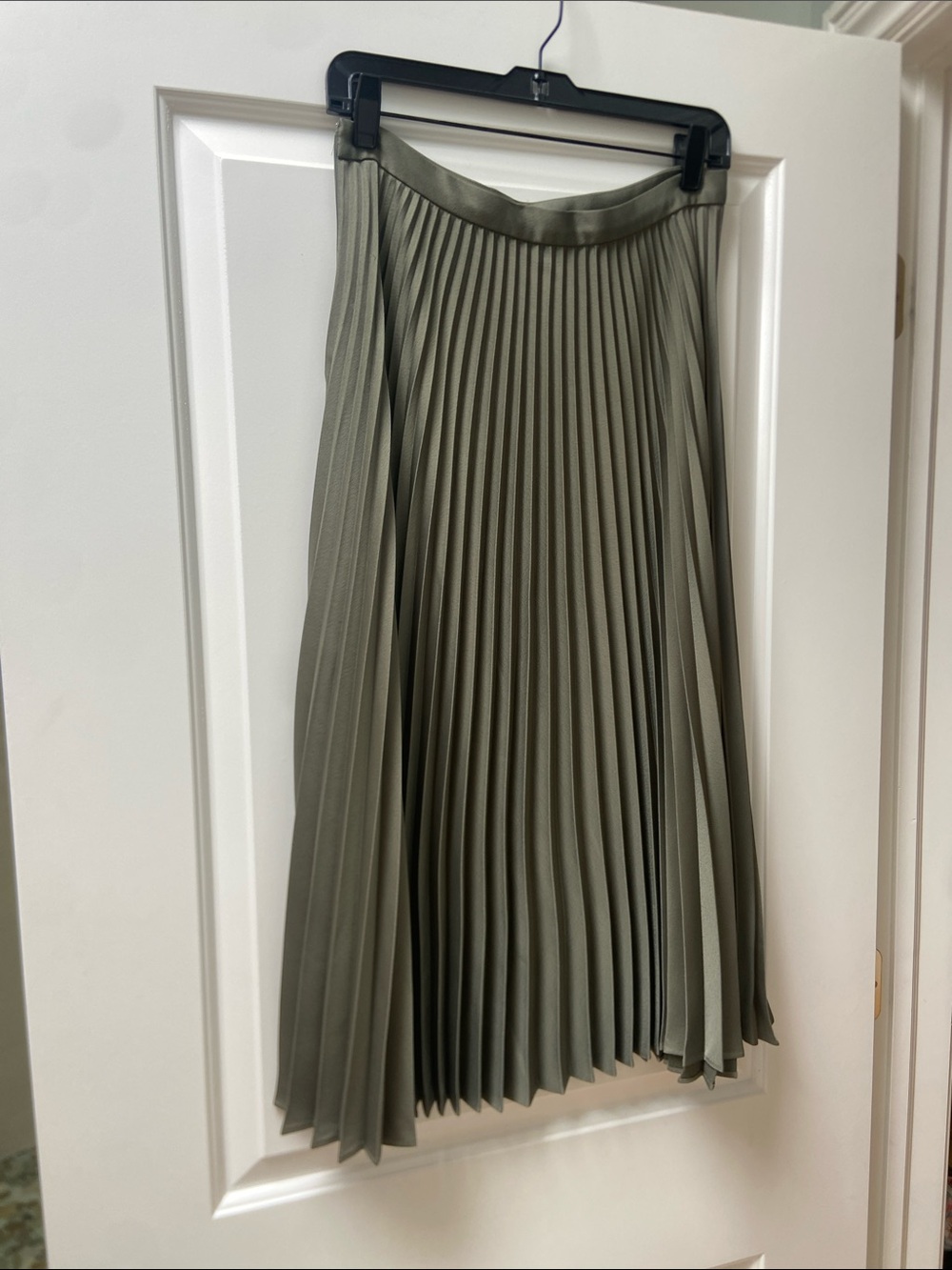 Club Monaco Olive Green Pleated Midi Skirt